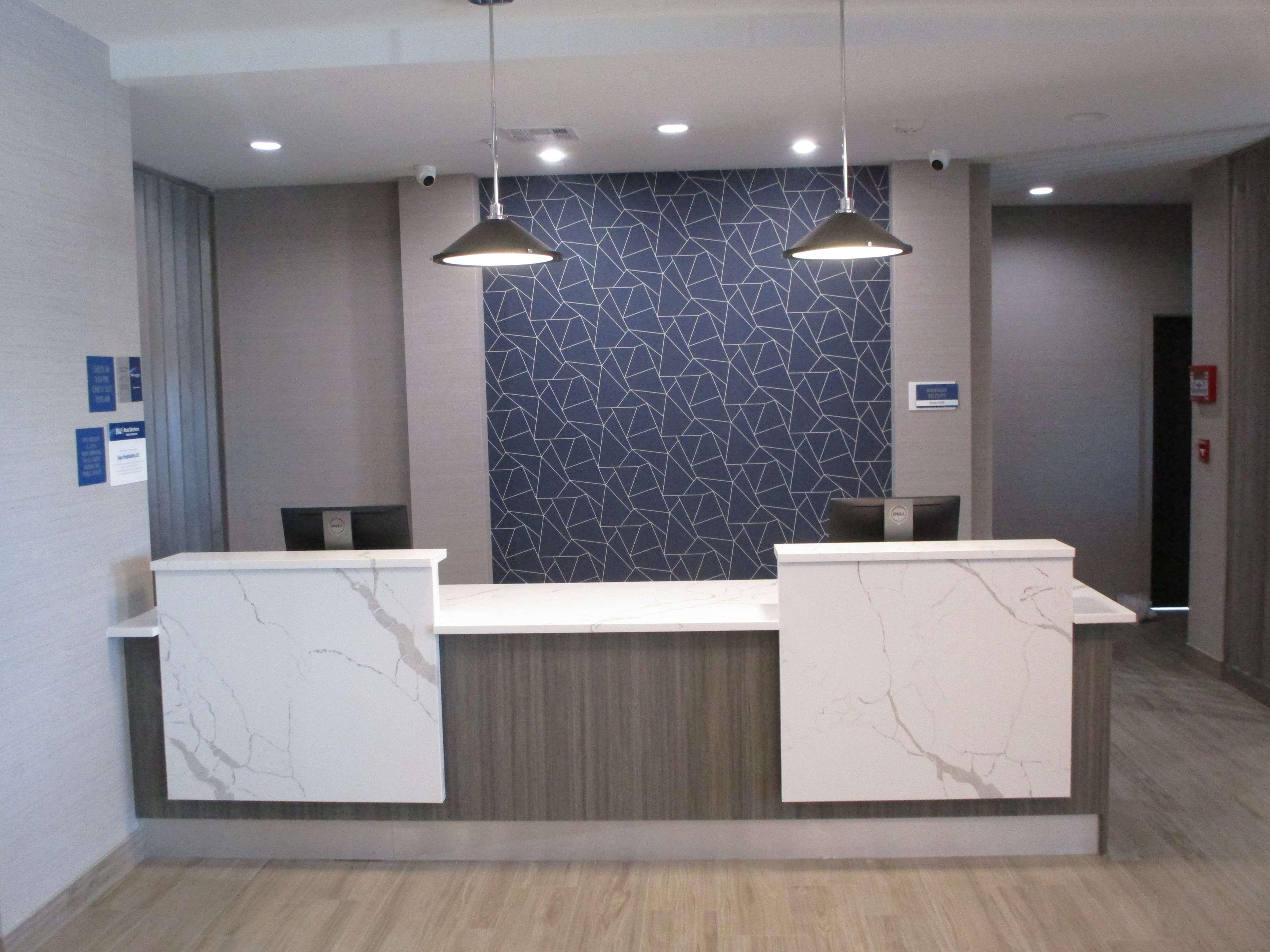 Best Western Plus Choctaw Inn & Suites מראה חיצוני תמונה